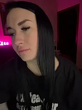 Snapshot of Roxana_Bell chatting on 02.14.25 Roxana Bell online show from 02.14.25