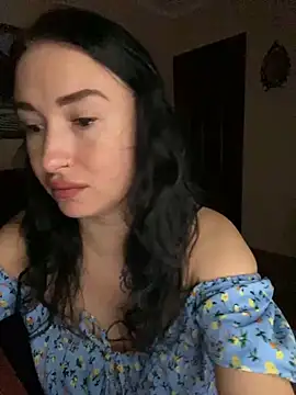 Snapshot of Roxana_Bell chatting on 10.05.25 Roxana Bell online show from 10.05.25