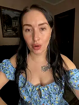 Roxana Bell online show from 11.15.25