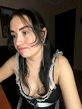 Roxana Bell online show from 11.17.25