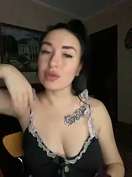 Roxana Bell online show from 12.05.25