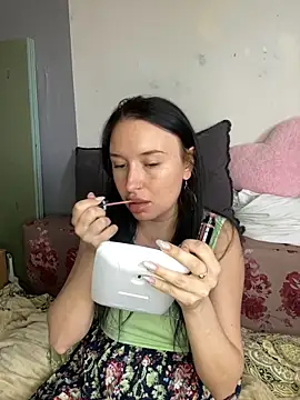 Snapshot of Roxana_Bell chatting on 04.24.26 Roxana Bell online show from 04.24.26
