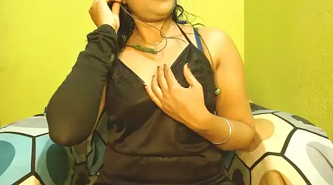 Snapshot of YourAmrita chatting on 12.18.24 YourAmrita online show from 12.18.24