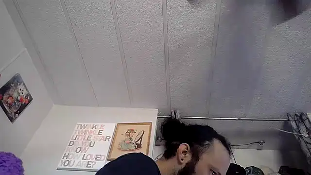 BobbyQ29 online show from 04.20.26