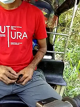 Snapshot of DulajThushara2468 chatting on 12.23.25 DulajThushara2468 online show from 12.23.25