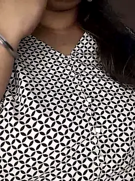 Snapshot of Ravina_patil1 chatting on 02.13.25 Ravina patil1 online show from 02.13.25