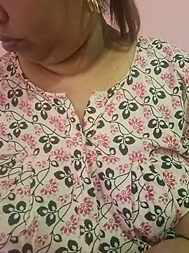 Snapshot of Ravina_patil1 chatting on 06.18.26 Ravina patil1 online show from 06.18.26