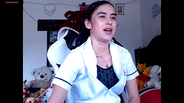 Snapshot of ValeryBaker_ chatting on 11.04.25 ValeryBaker online show from 11.04.25