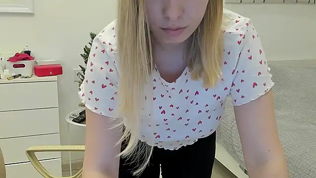 Snapshot of Mia_shy1 chatting on 12.28.24 Mia shy1 online show from 12.28.24