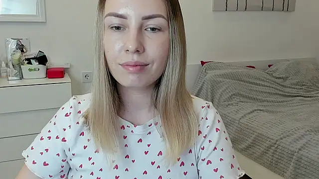 Snapshot of Mia_shy1 chatting on 01.06.25 Mia shy1 online show from 01.06.25