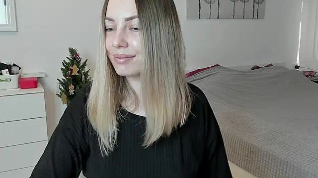 Snapshot of Mia_shy1 chatting on 01.11.25 Mia shy1 online show from 01.11.25