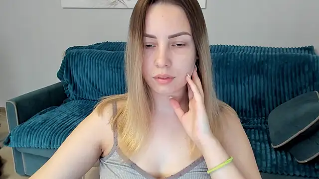 Snapshot of Mia_shy1 chatting on 02.04.25 Mia shy1 online show from 02.04.25