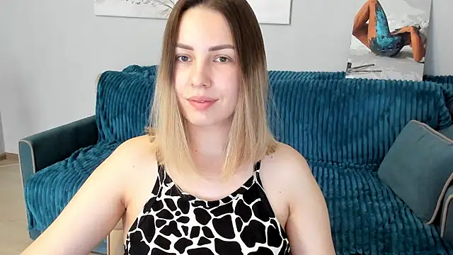 Snapshot of Mia_shy1 chatting on 03.22.25 Mia shy1 online show from 03.22.25