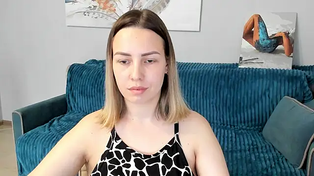 Snapshot of Mia_shy1 chatting on 03.22.25 Mia shy1 online show from 03.22.25