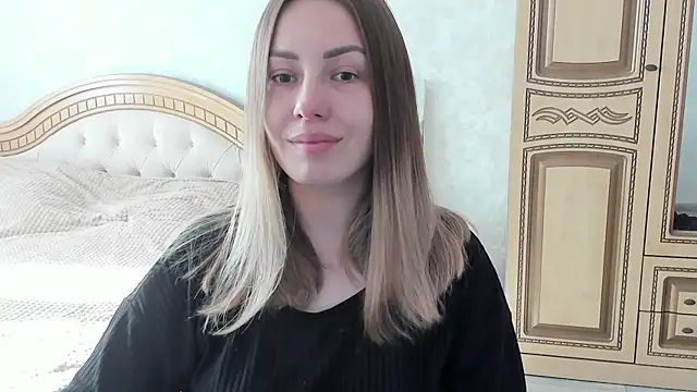 Snapshot of Mia_shy1 chatting on 09.14.25 Mia shy1 online show from 09.14.25
