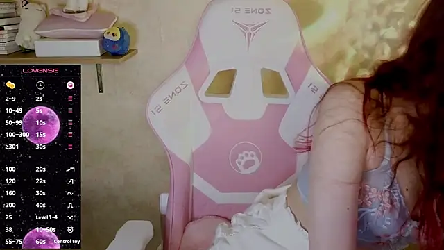 Snapshot of Lucy_Millss chatting on 01.31.25 Lucy Millss online show from 01.31.25