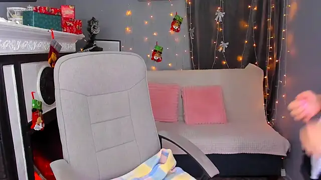 Snapshot of Anny_Jey_ chatting on 12.25.24 Anny Jey online show from 12.25.24