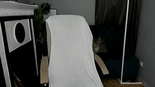 Snapshot of Anny_Jey_ chatting on 03.19.25 Anny Jey online show from 03.19.25