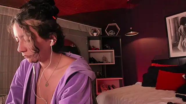 Moony 14 online show from 04.15.26