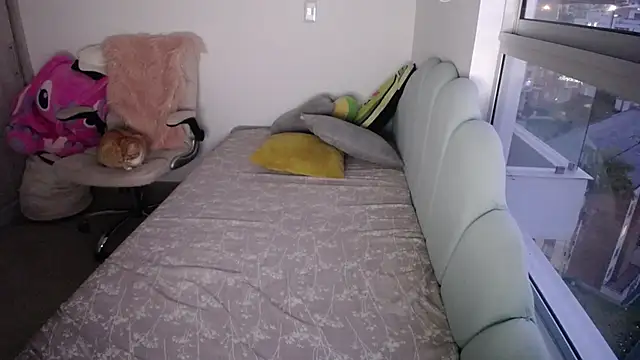 Snapshot of _arianalzate_ chatting on 10.08.25 arianalzate online show from 10.08.25