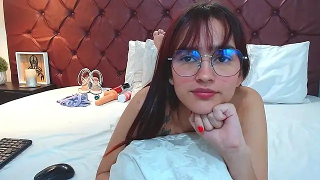 Snapshot of MelodyMansson chatting on 01.14.25 MelodyMansson online show from 01.14.25