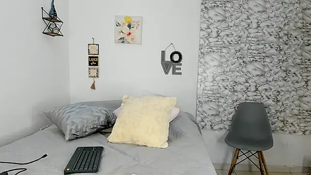 Canhela1 online show from 11.14.25