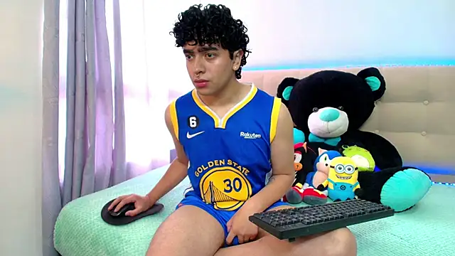  nickconnor01 online show from 12.13.24