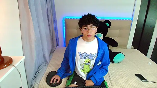  nickconnor01 online show from 01.02.25