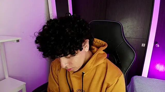  nickconnor01 online show from 02.13.25