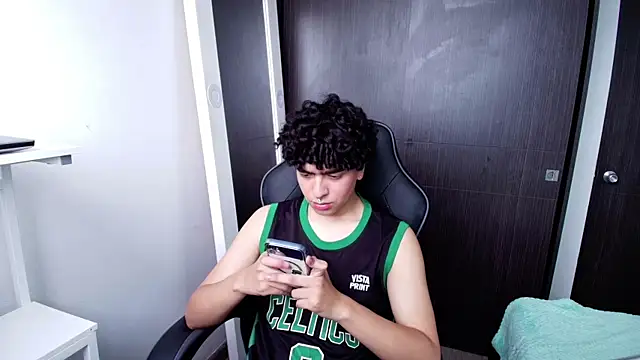  nickconnor01 online show from 02.19.25