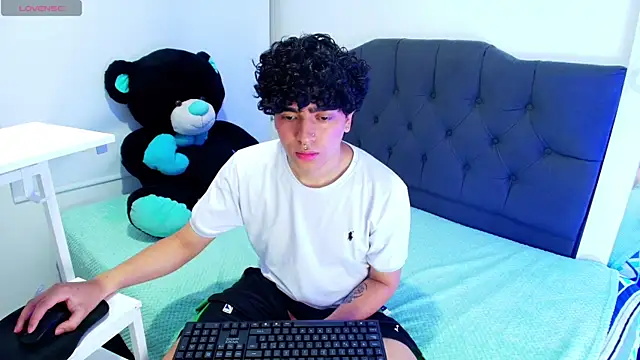  nickconnor01 online show from 03.16.25