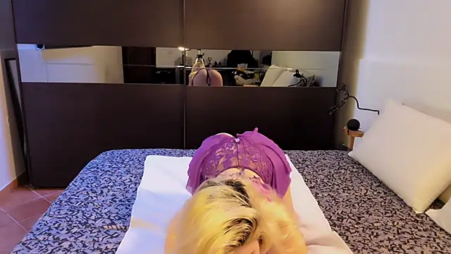 LeylaRosse online show from 04.10.26