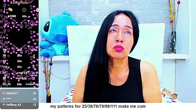 Snapshot of HorniestMilf chatting on 03.09.25 HorniestMilf online show from 03.09.25