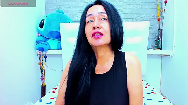 Snapshot of HorniestMilf chatting on 03.12.25 HorniestMilf online show from 03.12.25