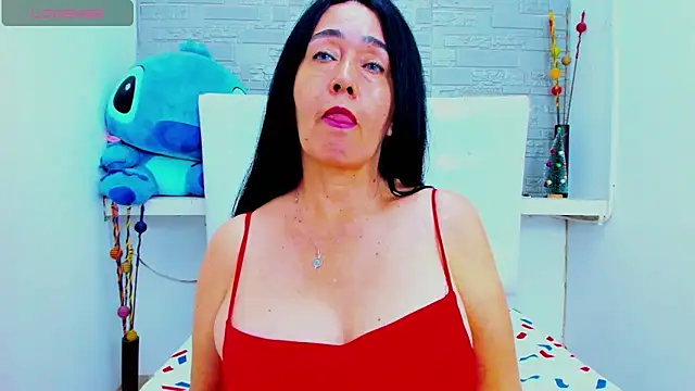 Snapshot of HorniestMilf chatting on 03.17.25 HorniestMilf online show from 03.17.25