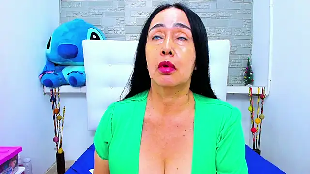 Snapshot of HorniestMilf chatting on 10.05.25 HorniestMilf online show from 10.05.25