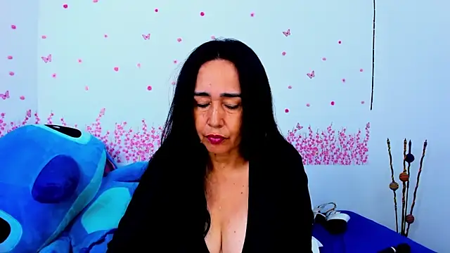 Snapshot of HorniestMilf chatting on 06.06.26 HorniestMilf online show from 06.06.26
