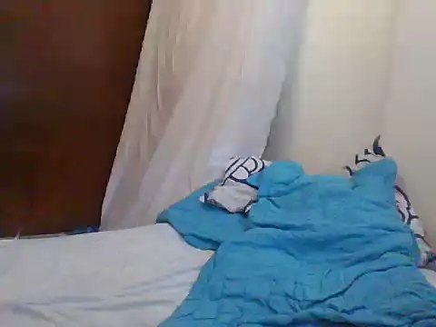 Snapshot of osiyes chatting on 02.26.26 osiyes online show from 02.26.26