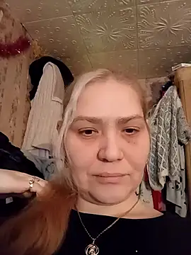 Snapshot of Minna_Jeannie chatting on 12.23.24 Minna Jeannie online show from 12.23.24