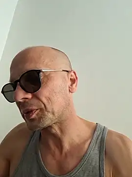 Snapshot of wedge75 chatting on 06.17.26 wedge75 online show from 06.17.26