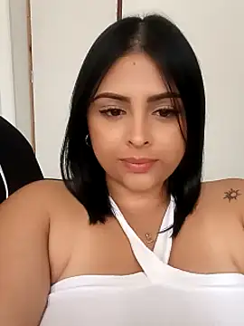 Snapshot of MelannyBell chatting on 02.15.25 MelannyBell online show from 02.15.25