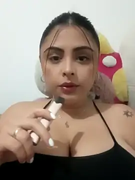 Snapshot of MelannyBell chatting on 02.16.25 MelannyBell online show from 02.16.25