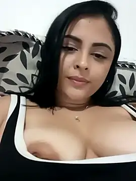 Snapshot of MelannyBell chatting on 03.05.25 MelannyBell online show from 03.05.25