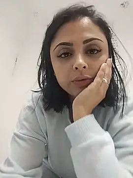 Snapshot of MelannyBell chatting on 11.25.25 MelannyBell online show from 11.25.25