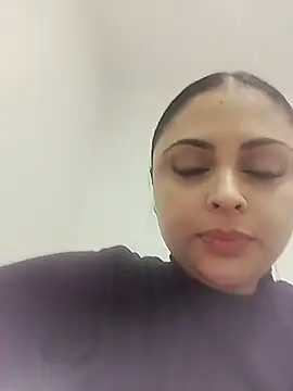 Snapshot of MelannyBell chatting on 12.13.25 MelannyBell online show from 12.13.25