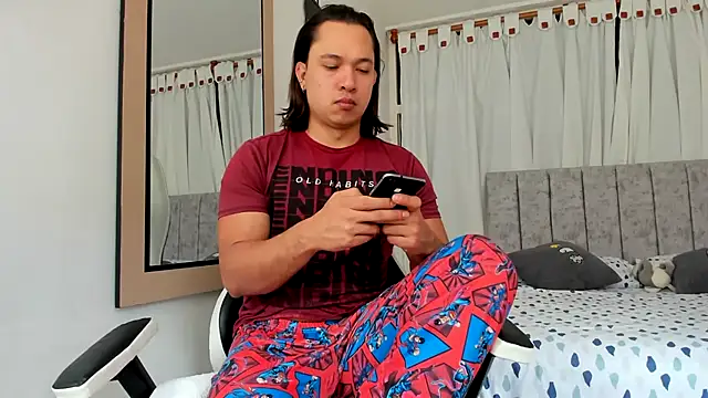 Snapshot of Valerioe chatting on 10.19.25 Valerioe online show from 10.19.25