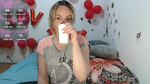 hotmilf4uxxx online show from 04.17.26