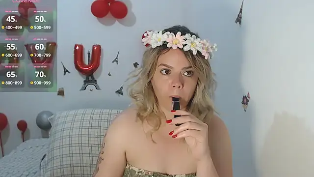 Snapshot of hotmilf4uxxx chatting on 06.18.26 hotmilf4uxxx online show from 06.18.26