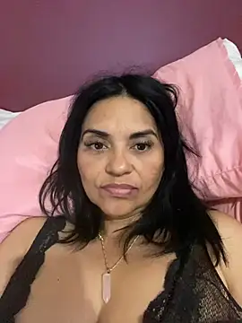 paolagomez  online show from 12.13.24