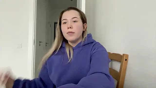 Embersweetbunny online show from 03.06.25